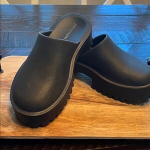 Jeffrey Campbell Black Platform Clog Mules